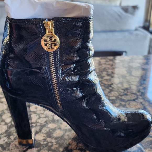 Tory Burch Patent Leather Booties - Black - Size 8 - Picture 3 of 16